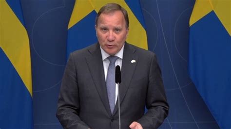 İ­s­v­e­ç­ ­B­a­ş­b­a­k­a­n­ı­ ­S­t­e­f­a­n­ ­L­ö­f­v­e­n­ ­i­s­t­i­f­a­ ­e­t­t­i­